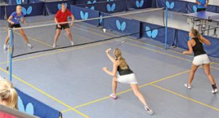 • Tennis-, Badminton, Squash und Tischtennisplätze buchen • Tennistrainerstunden buchen • Wellness für Racket Sportler • Sonderkonditionen