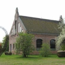 Pumpenhaus mit Kunstobjekten